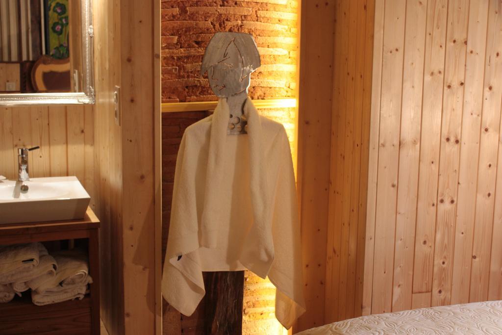 Le Clos Mandalou Bed & Breakfast Saint-Pompont Room photo